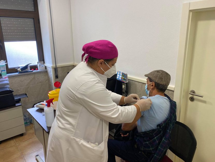 Vacina + perto, Gripe + longe